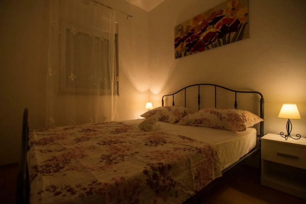 Apartments Marinera Trogir 0*,