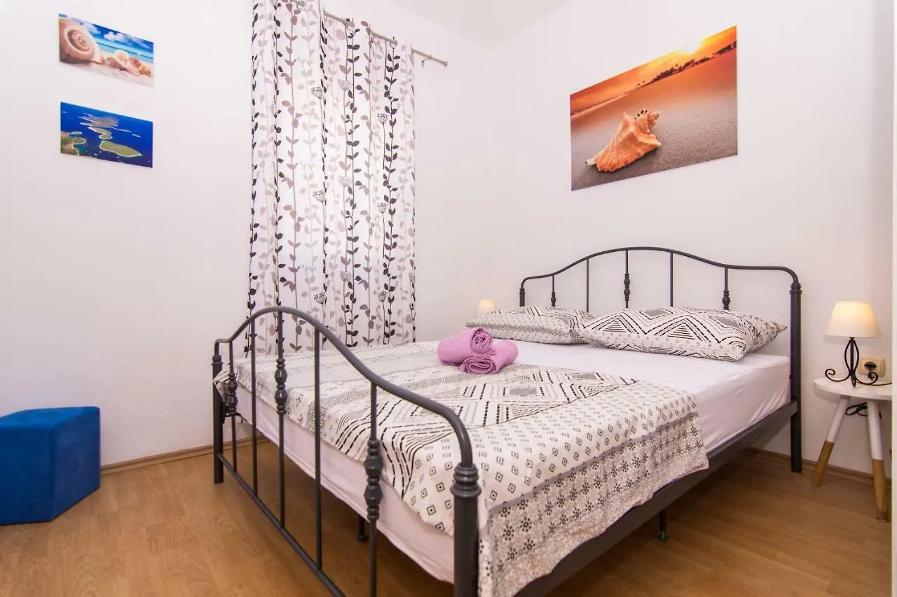 Apartments Marinera Trogir 0*,